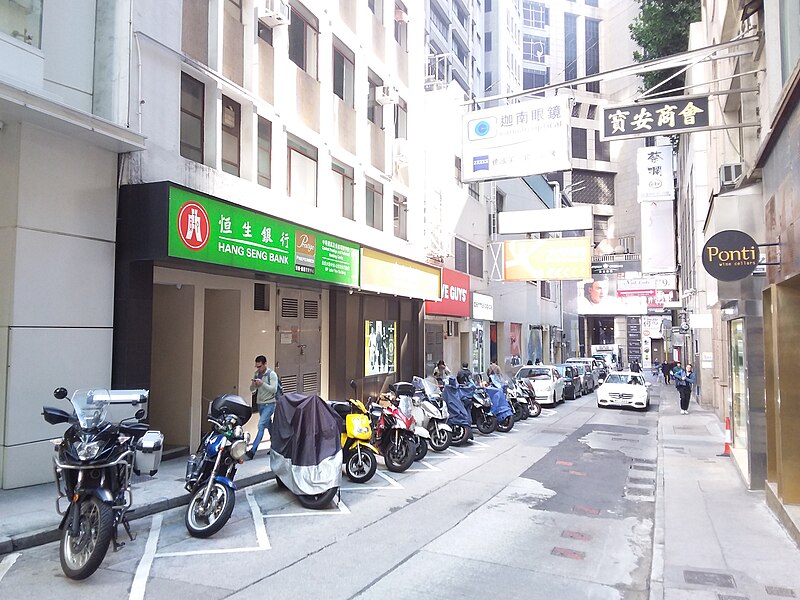 File:HK 中環 Central 士丹利街 Stanley Street Sunday morning December 2019 SSG 37.jpg