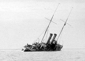 HMS Claes Ugle på grund i året 1917.