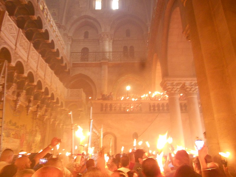 File:Holy Fire in Jerusalem2 2018-04-07 (27461960228).jpg