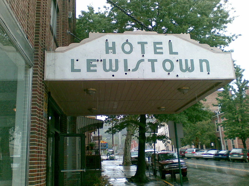 File:Hotel Lewistown.jpg