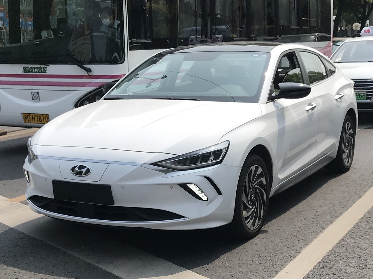 Image of Hyundai Lafesta EV 001