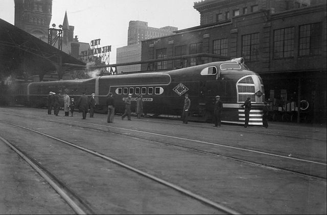 IC #121 in Milwaukee, Wisconsin at the Milwaukee Road depot on April 24, 1936, prior to the inauguration of the Green Diamond