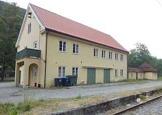 <span class="mw-page-title-main">Ingolfsland Station</span> Railway station in Tinn, Norway