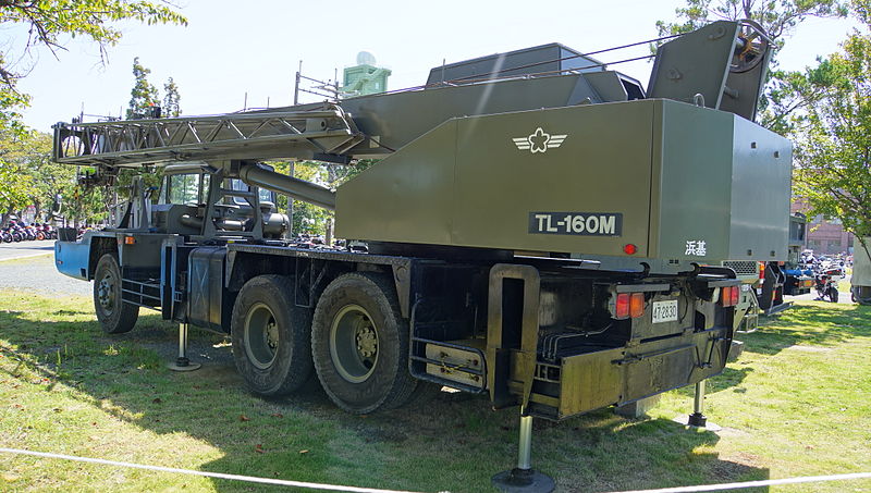 File:JASDF Truck crane(TADANO TL-160M) in Hamamatsu Air Base 20140928-03.JPG