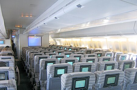 Tập_tin:Japan_Airlines_747-400_Economy_cabin.jpg