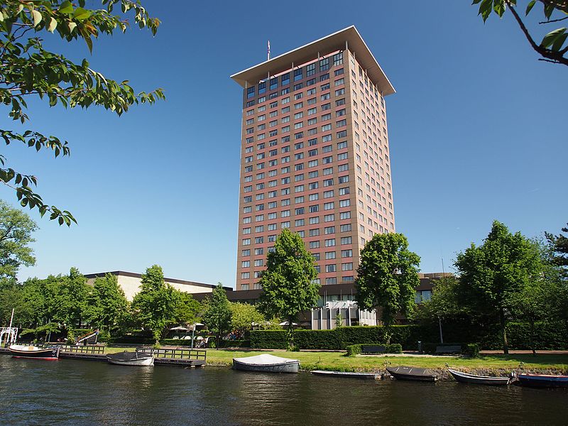 File:Jozef Israëlskade, Hotel Okura, Amstelkanal pic3.jpg