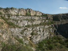 Складка гірських порід у Кельцях