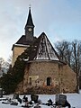 Kirche (mit Ausstattung), Kirchhof mit Einfriedung, Kirchhofstor und Kriegerdenkmal für die Gefallenen des Ersten Weltkrieges