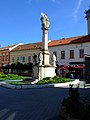 Čeština: Sloup v centru Komárna nápověda English: Column in the Komárno city center, Nitra Region, SK help