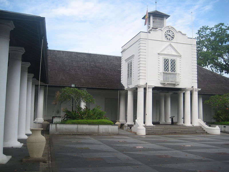 File:KuchingOldCourtHouse.JPG