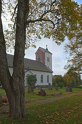 Fil:Kyrktornet på Södra Råda nya kyrka sett från nordnordost.jpg