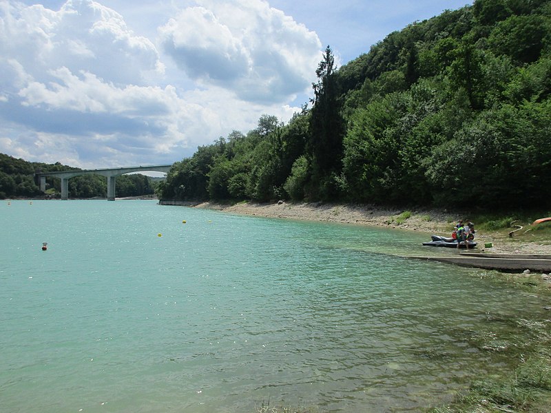 File:Lac de Vouglans 031.jpg