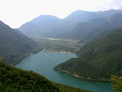 Come arrivare a Lago di Cavazzo con i mezzi pubblici - Informazioni sul luogo