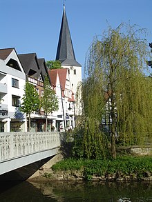 Laurentiuskirche mit Bolldammbrücke.JPG