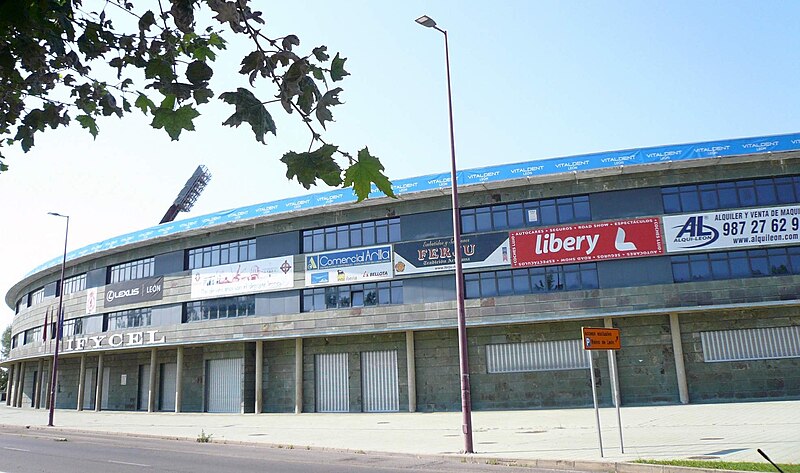 File:León - Estadio Municipal Reino de León 7.jpg