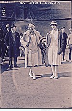 Thumbnail for File:Lenglen Wills Match of the Century 1926 2 (instant).jpg