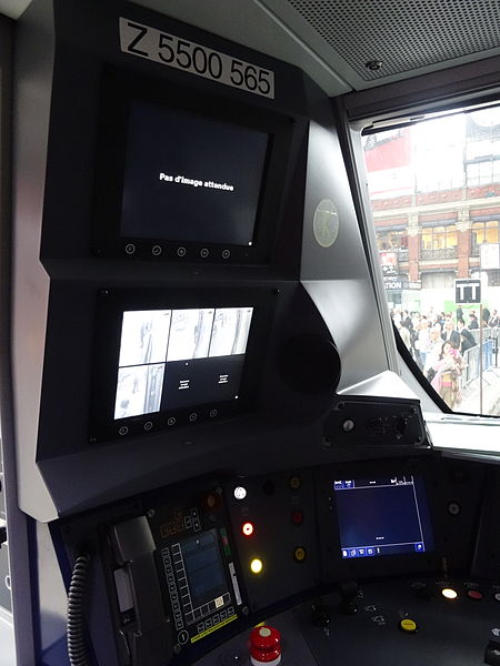 File:Lille - Présentation du Regio 2N de Bombardier le 22 septembre 2014 en gare de Lille-Flandres (007).JPG