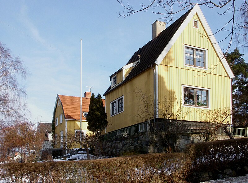 File:Lillsjönäsvägen 2012.jpg