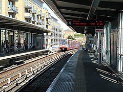 Станция Limehouse DLR - Panoramio.jpg