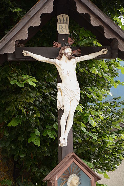 File:Lindenkreuz (Matrei in Osttirol) c.JPG