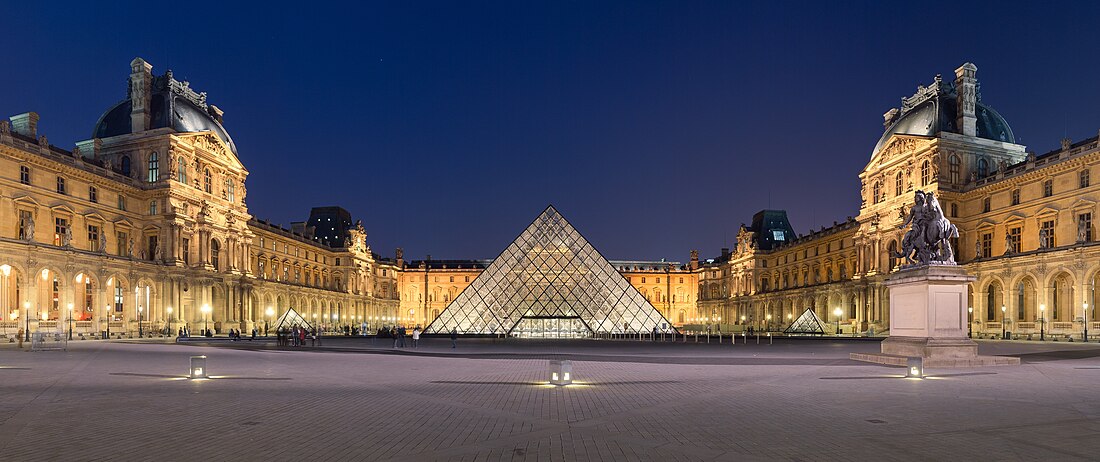 Piramida Louvre