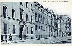 La caserne Bissuel vers 1920 (24, Place Carnot)