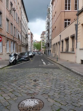 Kuvaava artikkeli Rue Saint-François-d'Assise
