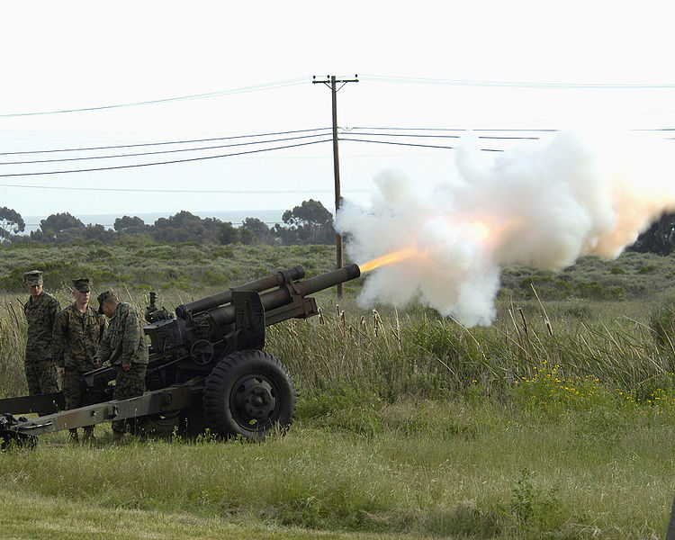 File:M101-105mm-howitzer-camp-pendleton-20050326.jpg