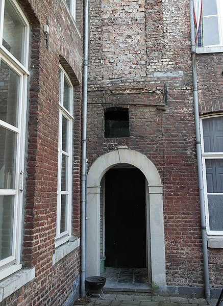 File:Maastricht, Capucijnenhof12.JPG