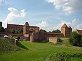 English: Castle fortifications from East Magyar: A német lovagrend vára Malborkban Polski: Obwarowania zamkowe od wschodu