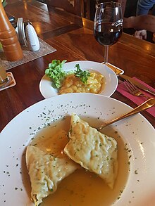 Maultaschen Maultaschen Kuckuck Fellbach Wein.jpg