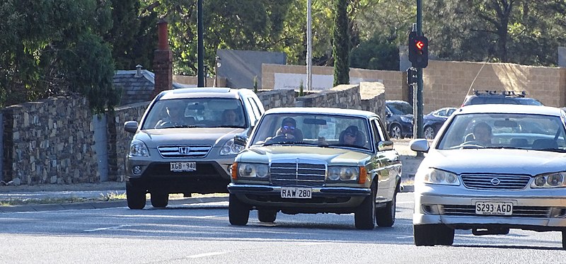 File:Mercedes-Benz 280E (32922885601).jpg