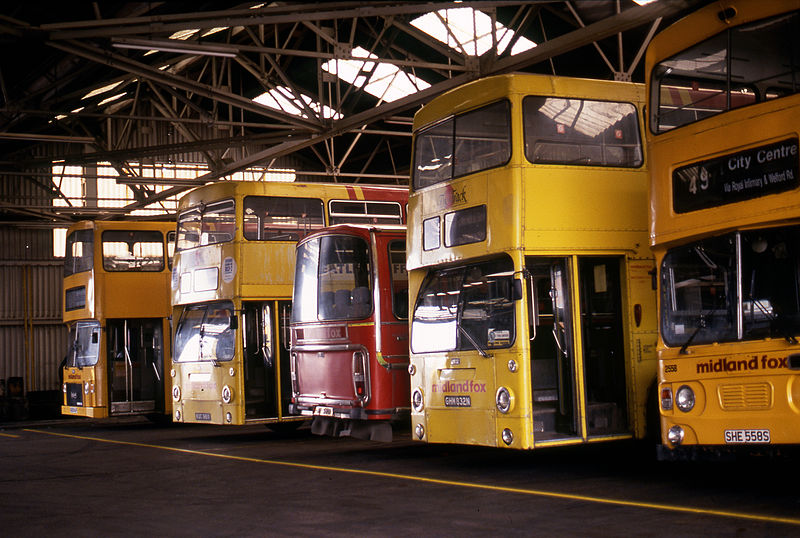 File:Midland Fox buses, South Wigston depot.jpg