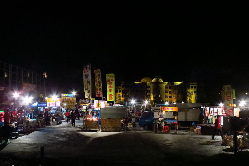 File:Minxiong Night Market (Taiwan).jpg