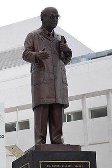 Monumento al Doctor Manuel Velasco Suárez (cropped).jpg