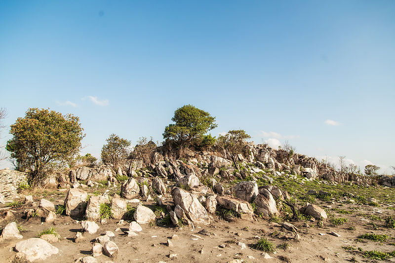 File:Morro de pedras.jpg