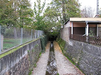 canalised course with tunnel under the right-hand Rhine stretch