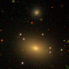 NGC498 nahoře, NGC 499 níže, snímek z SDSS