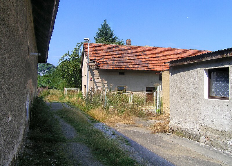 File:Na Luka str, Prague Benice.jpg