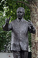Statue de Nelson Mandela à Parliament Square, Londres.