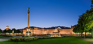 Nieuw paleis Schlossplatzspringbrunnen Jubileumzuil Schlossplatz Stuttgart 2015 01.jpg