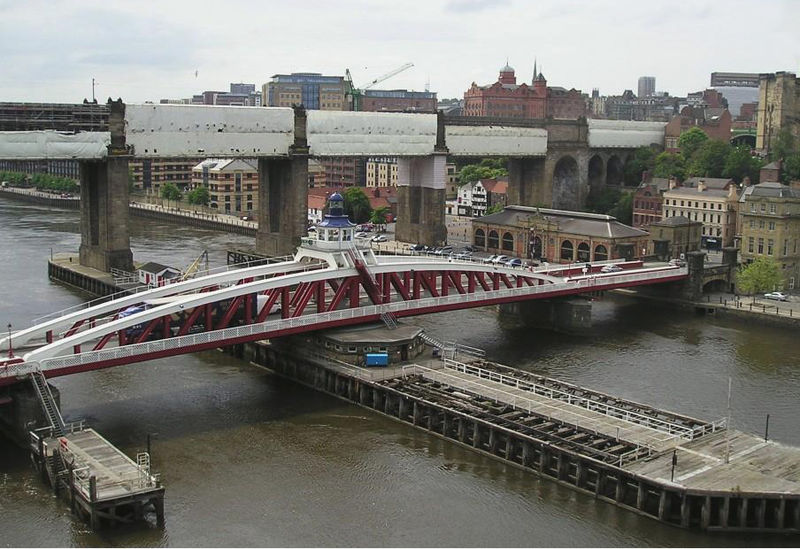 File:Newcastle upon Tyne-Swing bridge.jpg