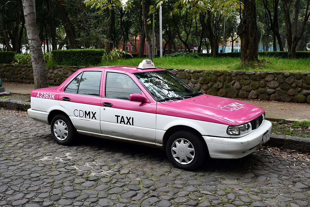 Nissan Tsuru taxi Mexico Ciudad