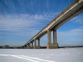Vue du pont en hiver.