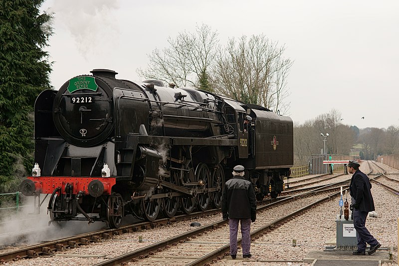 File:No.92212 Runs Around at East Grinstead - geograph.org.uk - 3383355.jpg