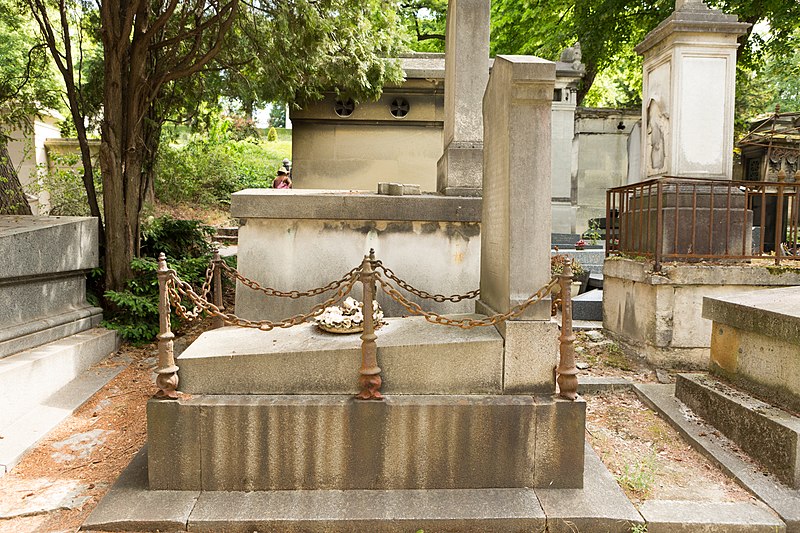 File:Père-Lachaise - Division 4 - Jouye-Rouve 08.jpg