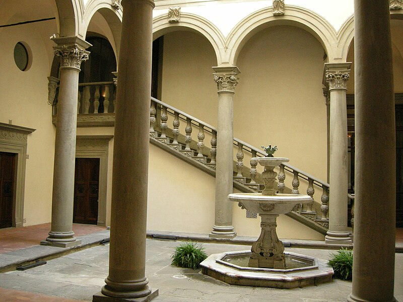 File:Palazzo gondi, cortile 04.JPG