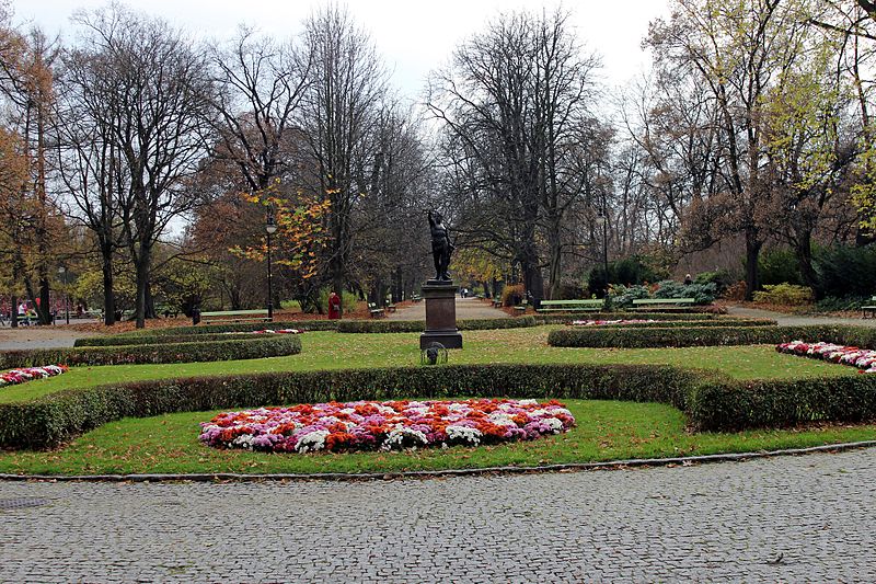 File:Park Ujazdowski (12009828444).jpg