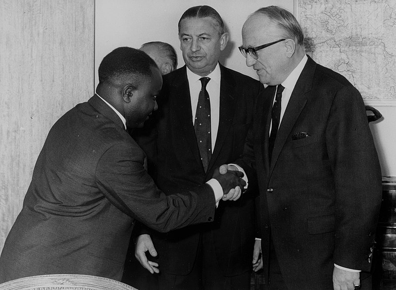 File:Pierre Ngendandumwe and EEC leadership.jpg