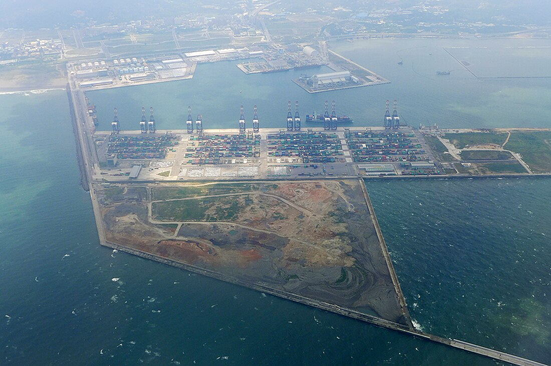 File:Port of Taipei 201506.jpg